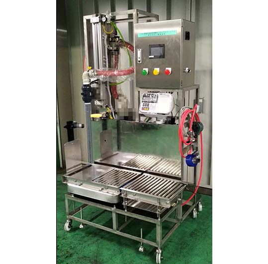 高所タンク用 ノズル昇降式高速液体充填機 β10LTPH 外観 開発技研