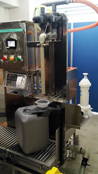 高耐食型ノズル昇降式液体充填機β10LMPS