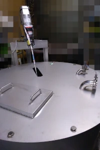 撹拌機付きステンレスタンク　充填機用